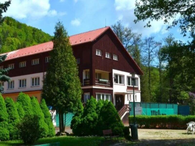 Sport Hotel Gejzirpark Karlovy Vary Exterior photo