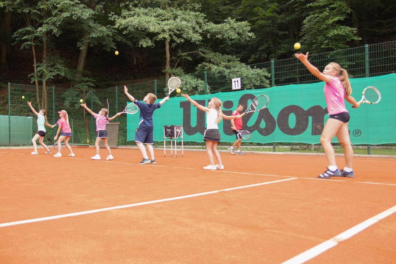 Sport Hotel Gejzirpark Karlovy Vary Exterior photo